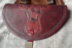 Gürteltasche mit Hirschkuh