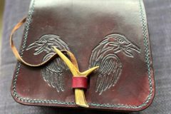 Gürteltasche mit Raben