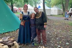 Laghiatha mit ihren lieben Paten Tjark und Felis