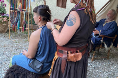 Liliana beim Handwerk