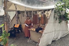 Lissy unter dem dampfenden Zelt